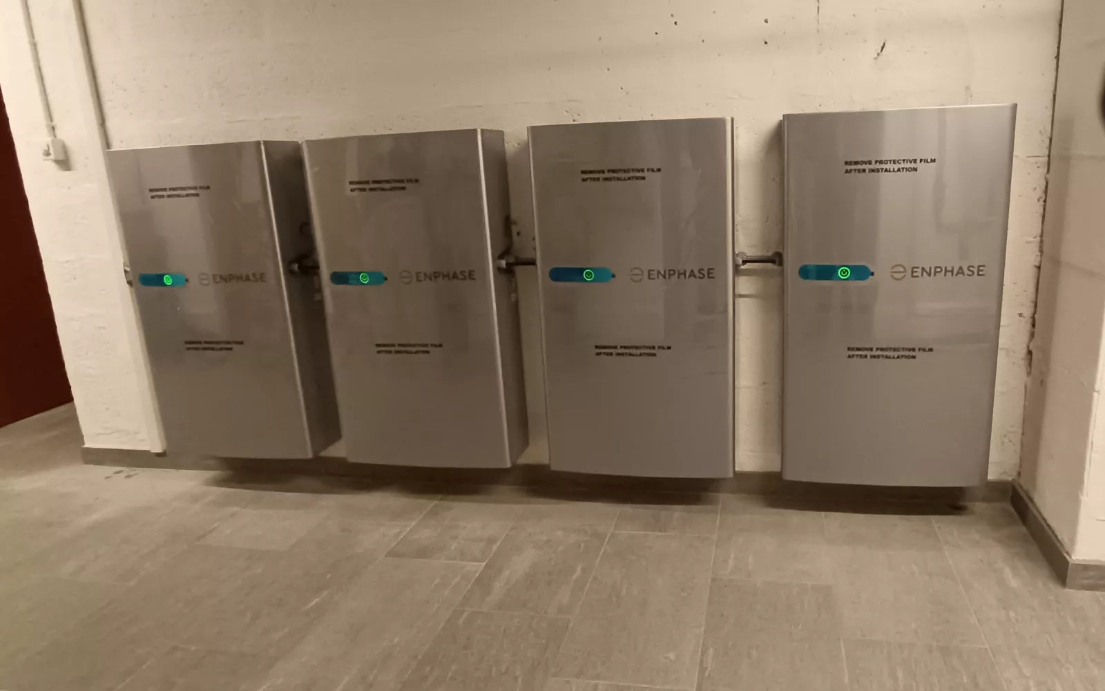Quatre batteries Enphase IQ5 installésns le canton de Vaud dans la région de Moudon